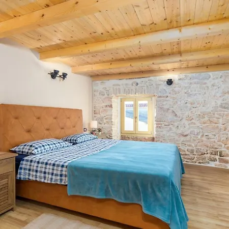 3 Bedroom Gorgeous In Holiday home Marcana
