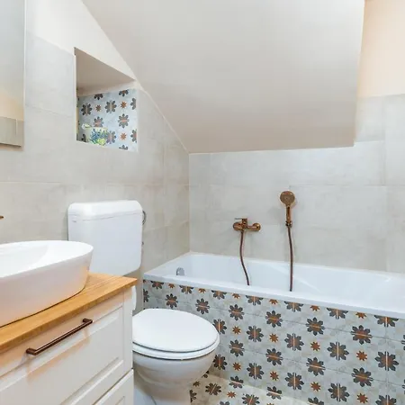 3 Bedroom Gorgeous In Holiday home Marcana